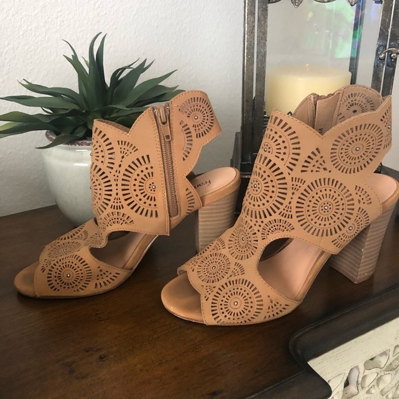 Francesca’s Ankle Sandal SZ 6 - Picture 2 of 6